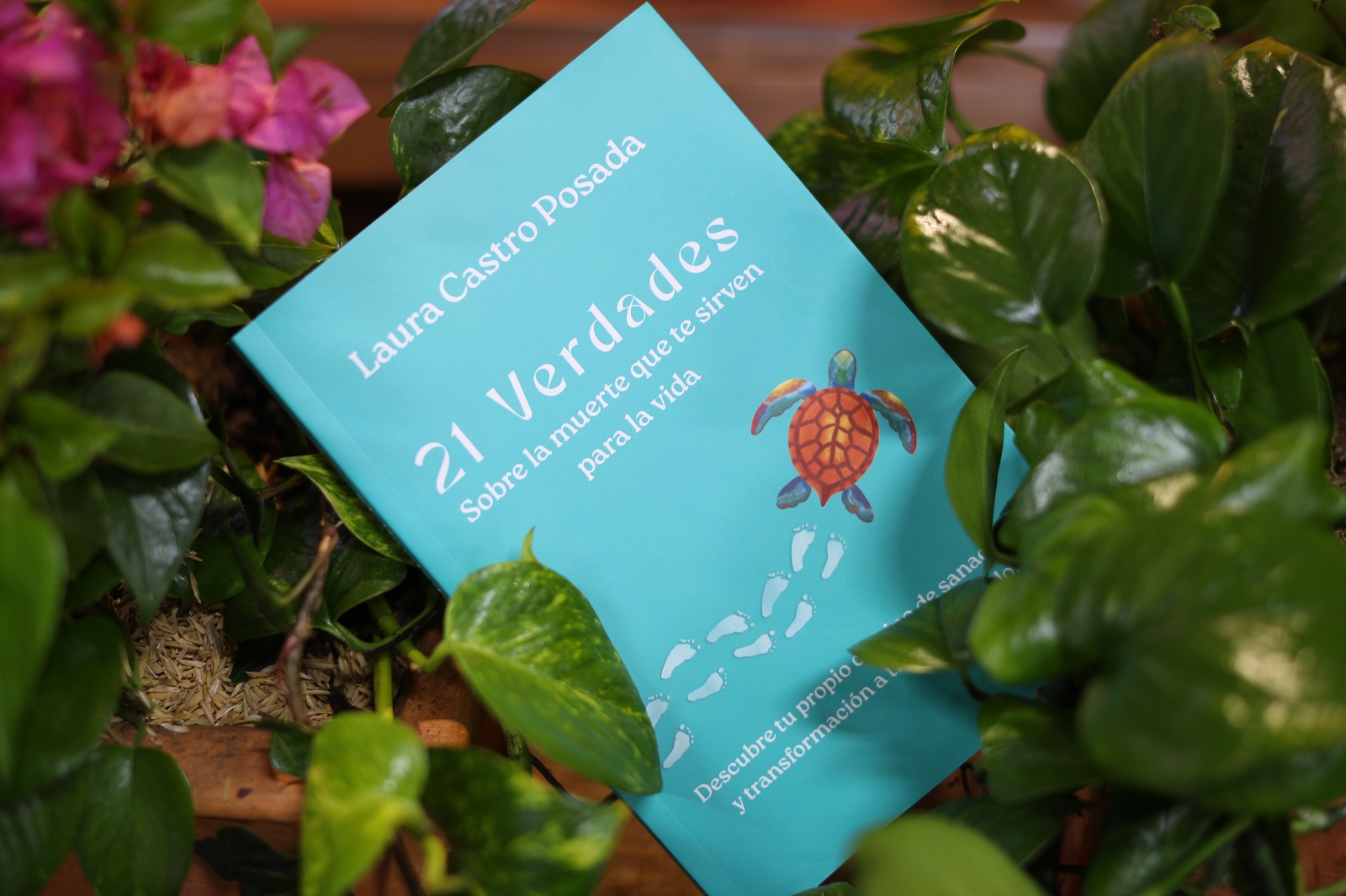 Featured image of post Tras la muerte de su hija de 18 años,  Laura Castro, autora latinoamericana abre en CDMX una conversación sobre el duelo que incomoda, pero transforma