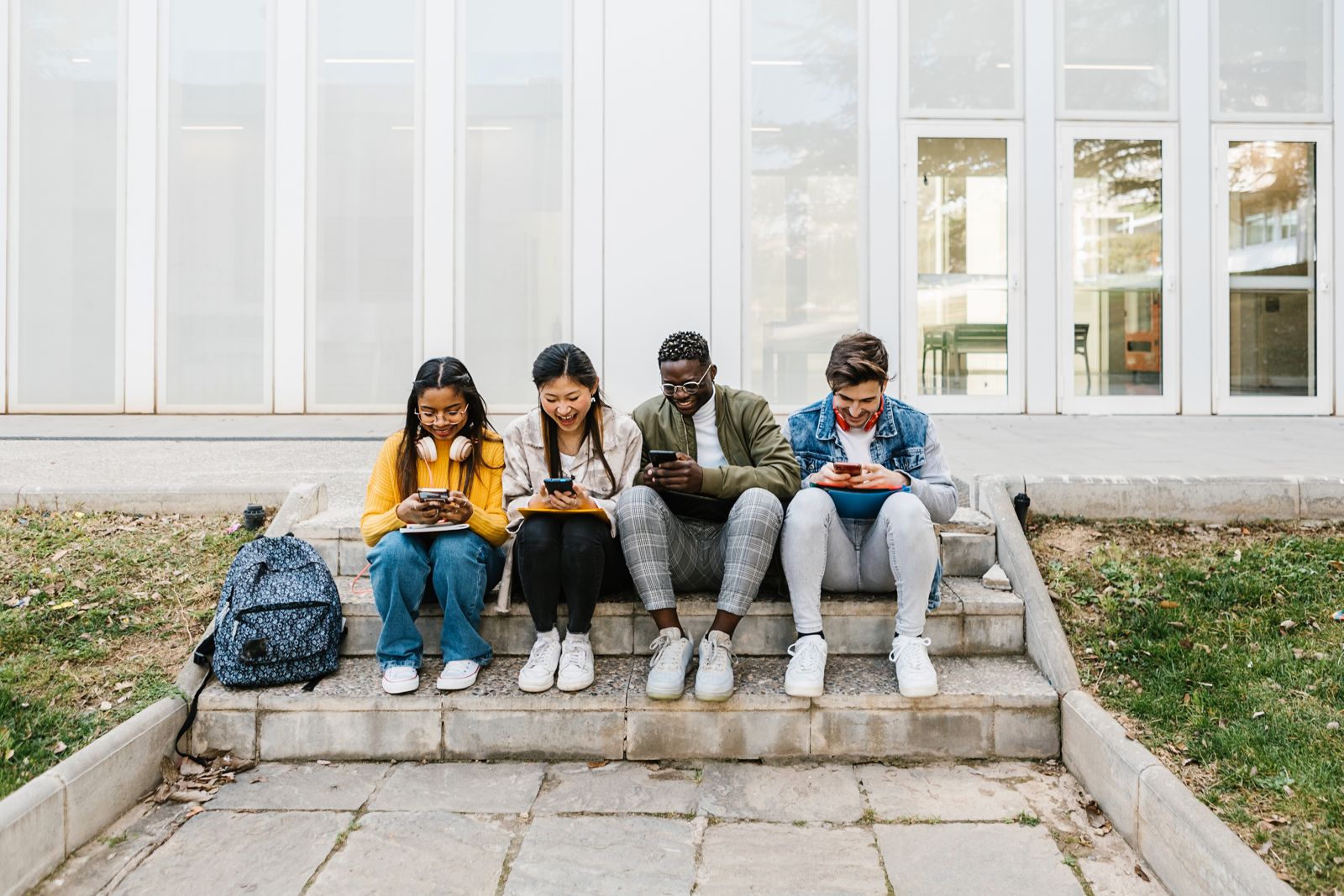 Featured image of post Verano conectado, convierte tu smartphone en tu aliado de forma responsable