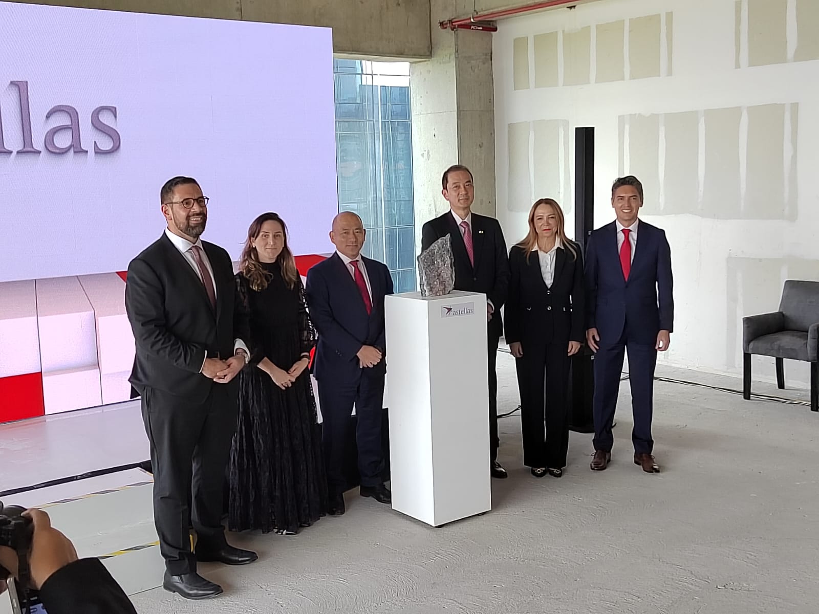 Featured image of post  Astellas coloca primera piedra de su Global Capability Center