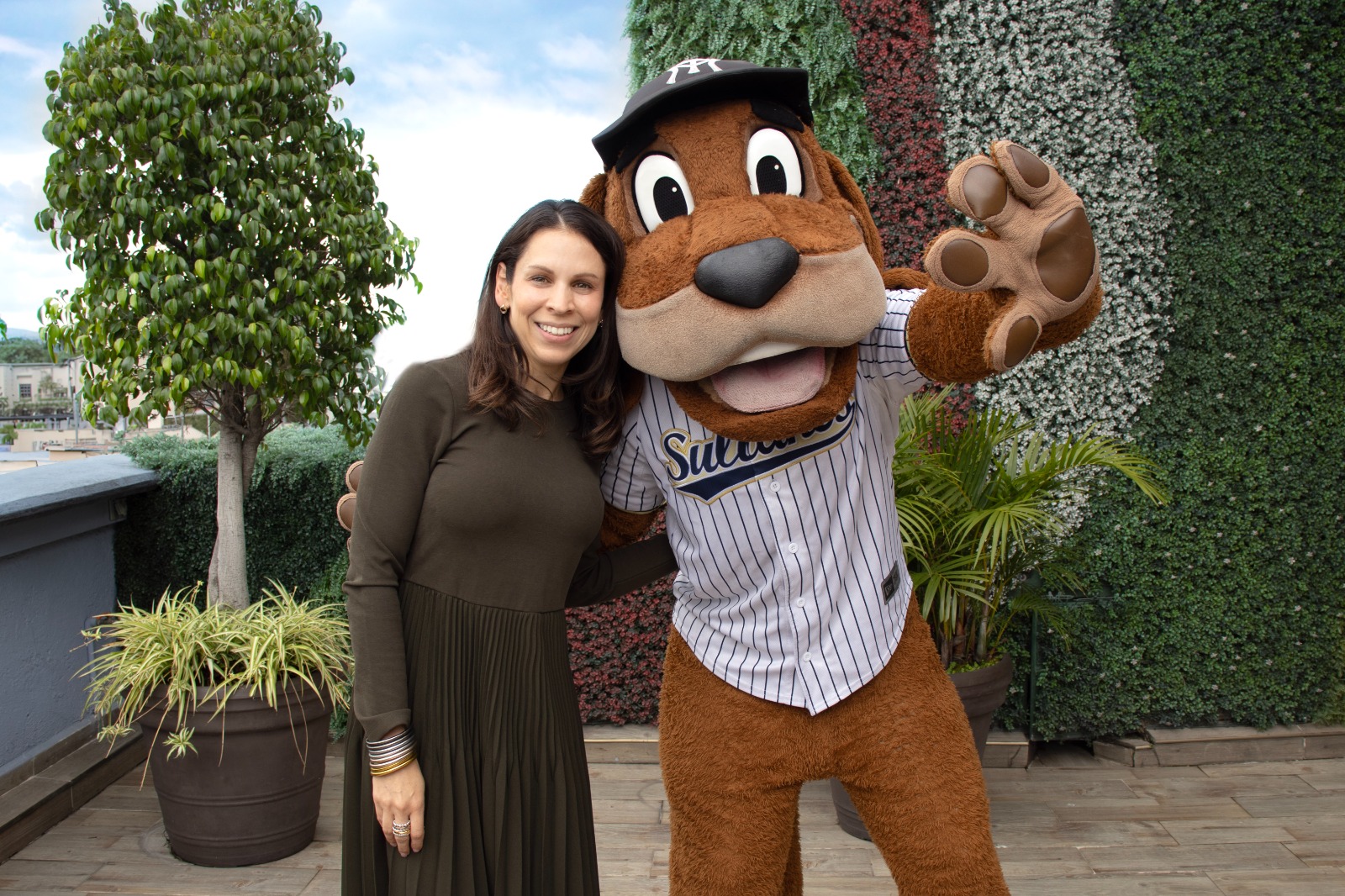 Featured image of post General de Seguros se ‘vuela la barda’ en la LMB con Sultanes de Monterrey