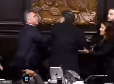 Featured image of post Juego de manos, es de villanos