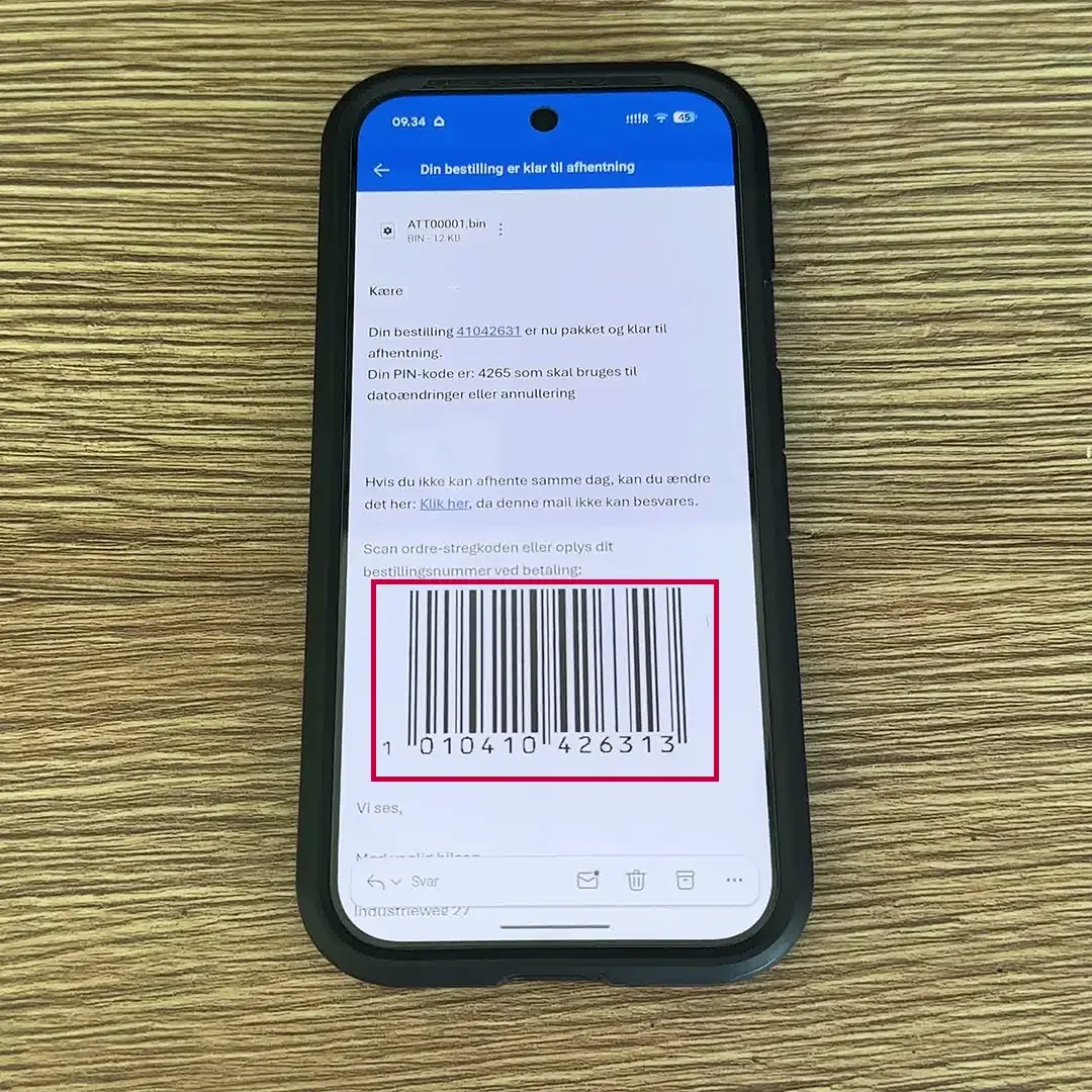 bList - Click&Collect - Betale ved standeren - Telefon med stregkode Img