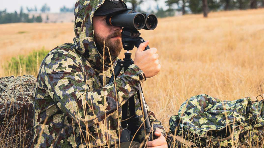 Hunter wearing Forloh AllClima jacket in the field