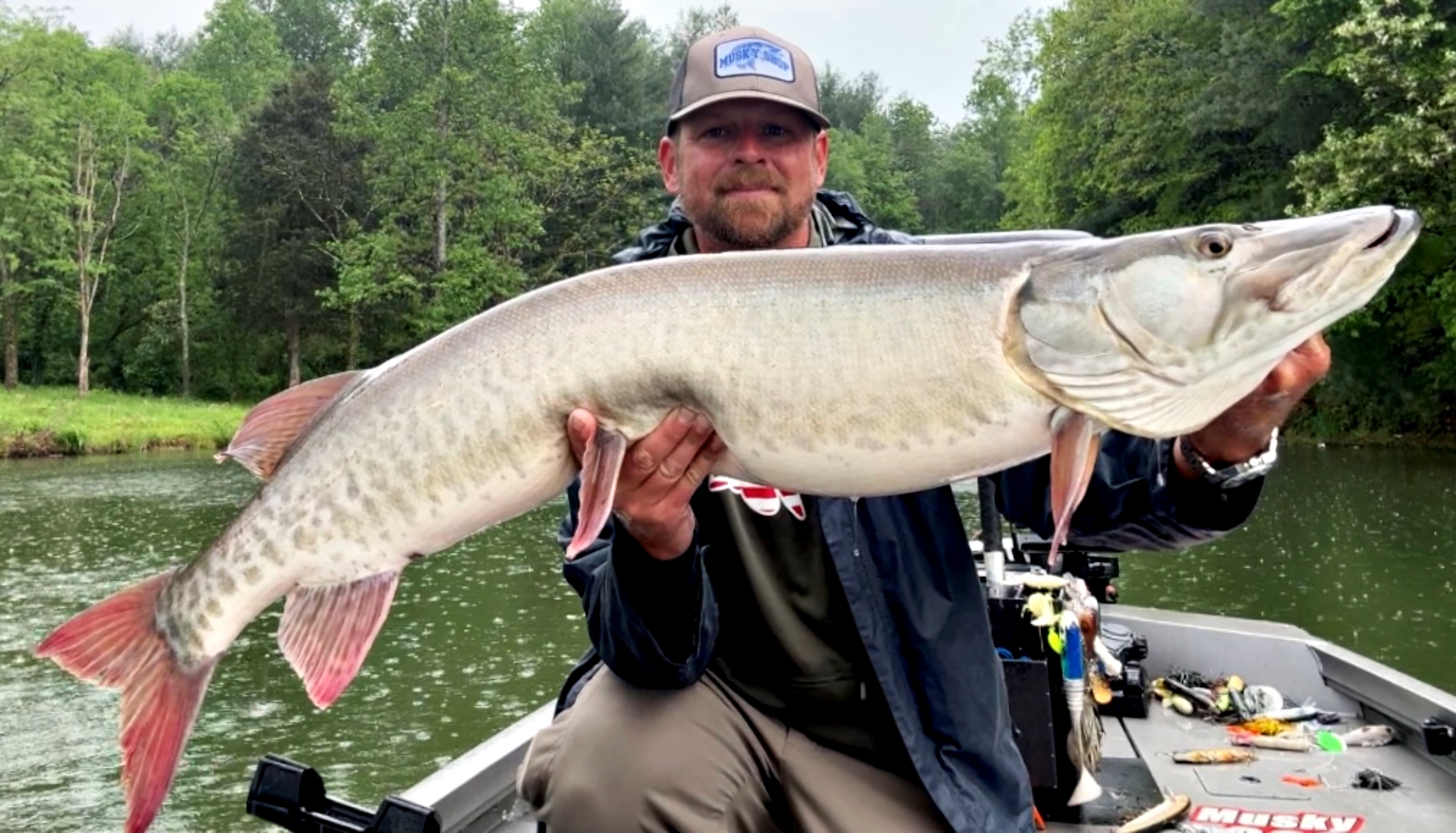 Musky Fishing Guide Tennessee Steven Paul