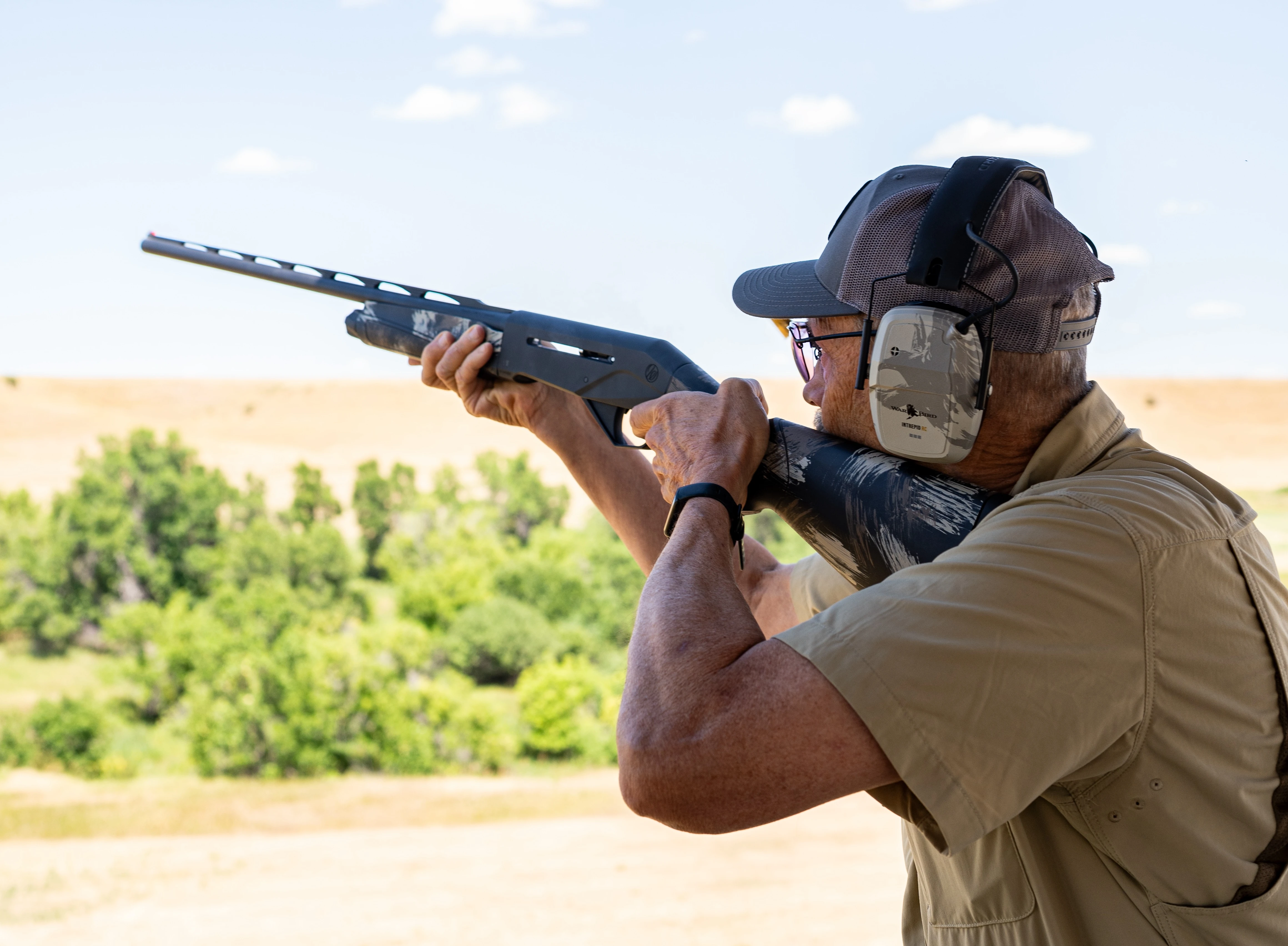 A man shoots sprorting clays with the new Weatherby Sorix shotgun. 