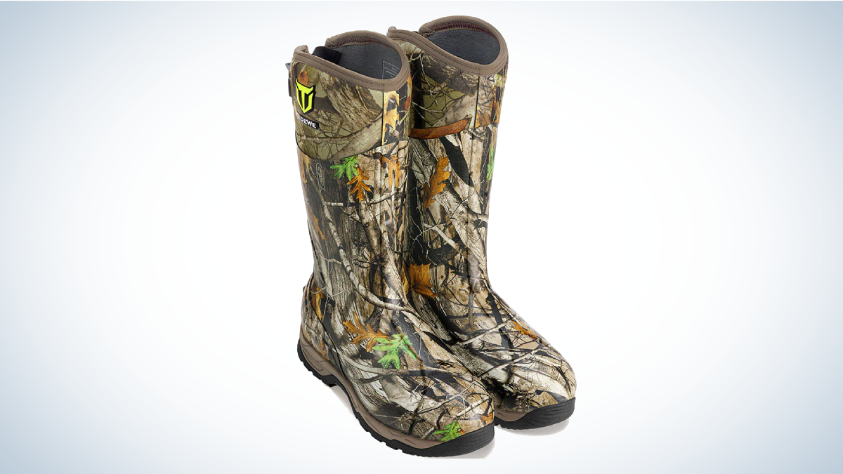 Tidewe Insulated Hunting Boots on gray and white background