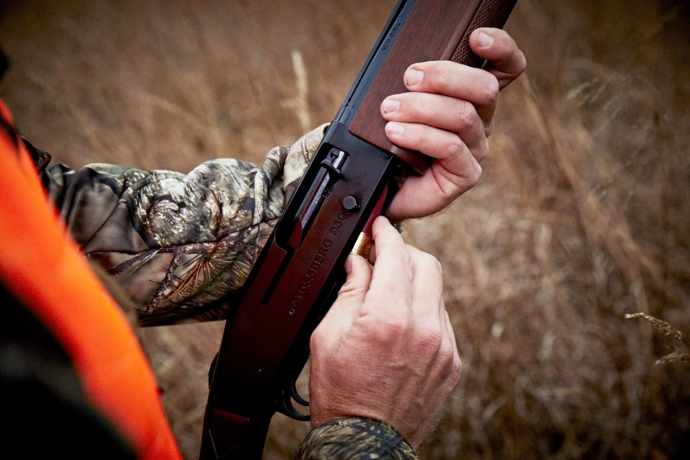 Handling a semiautomatic shotgun.