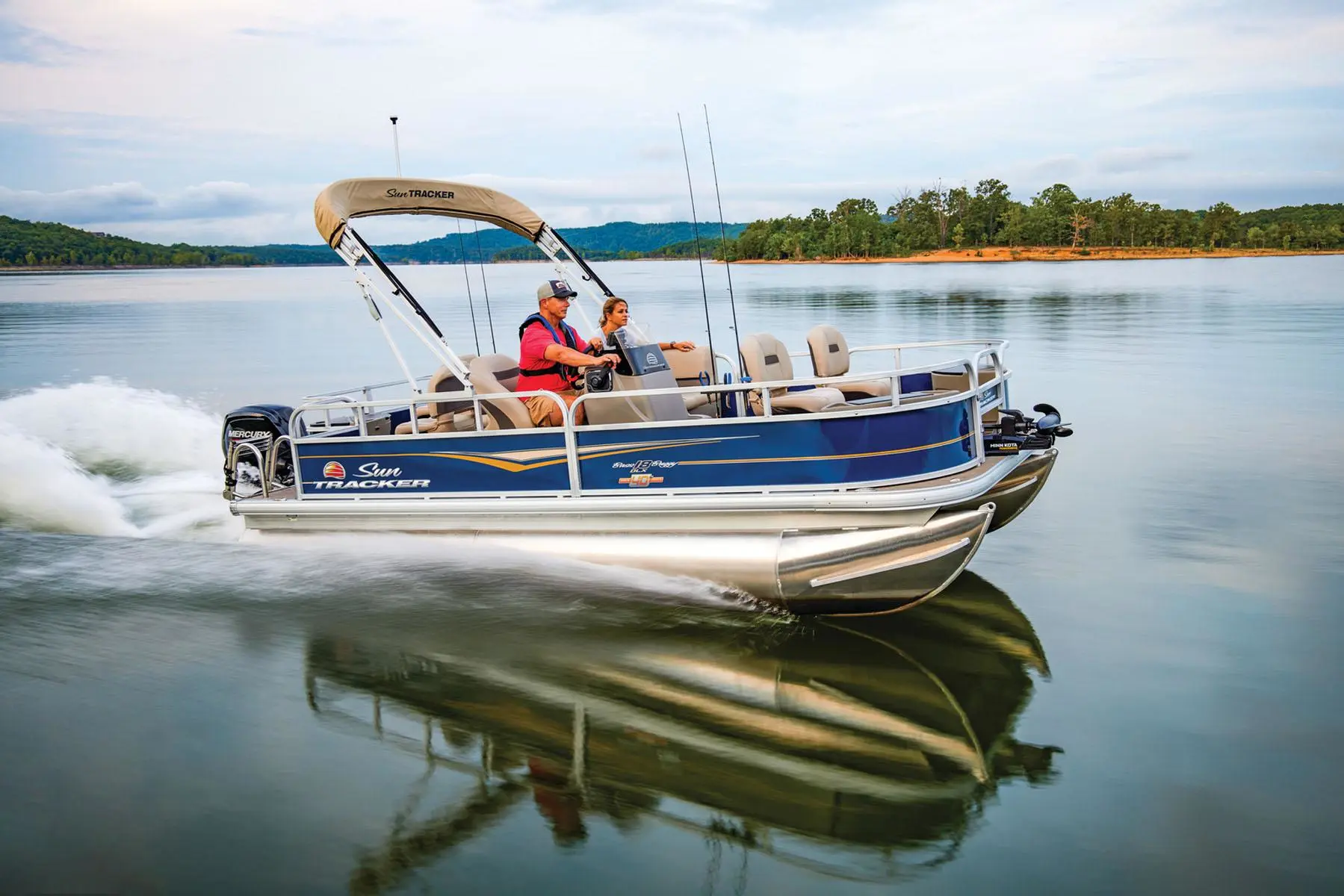 Sun Tracker pontoon boat