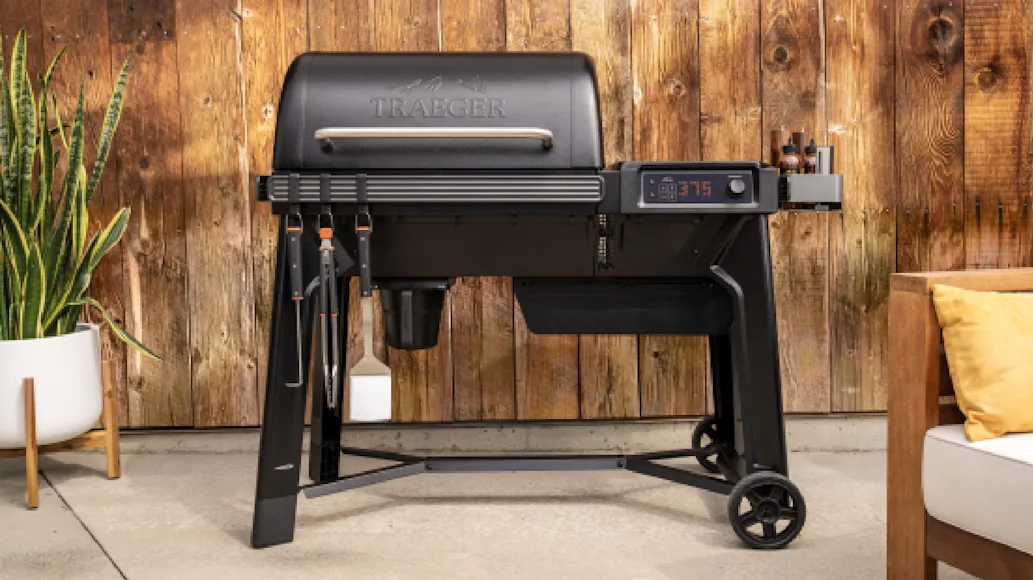Traeger Woodridge Pellet Grill (1)