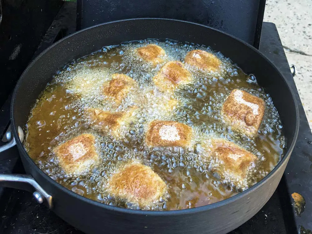 snakhead fish in a deep fry