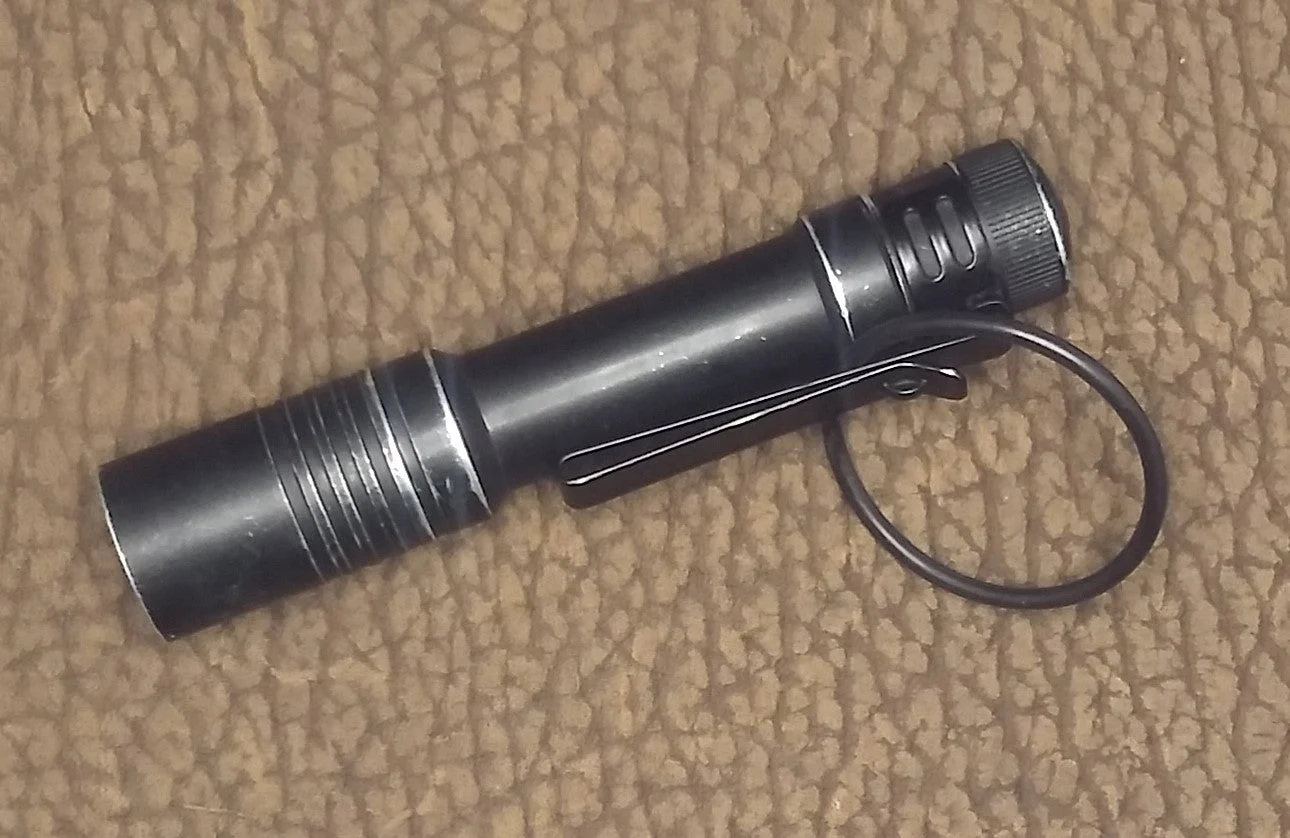 Adding a large rubber O-ring to the clip makes it even easier to snag the light from your pocket.