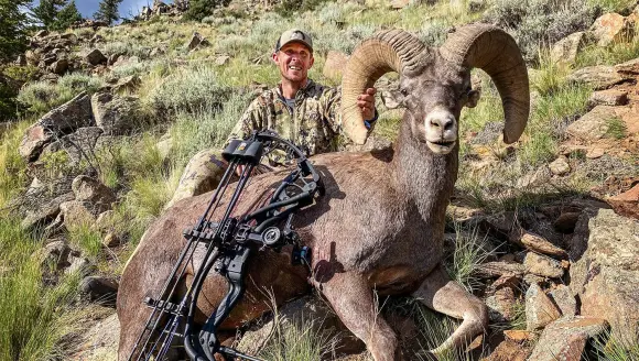 photo of hunter with bighorn sheep