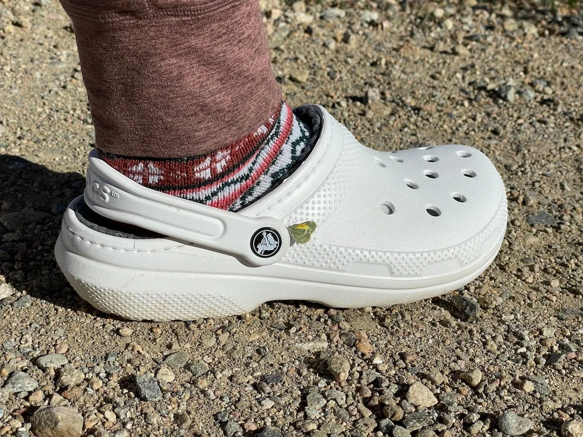 Woman wearing Crocs Classic Lined Clog outside