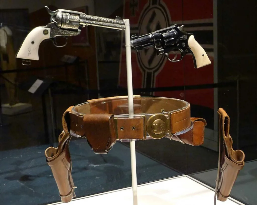 General Pattonâs Pistols