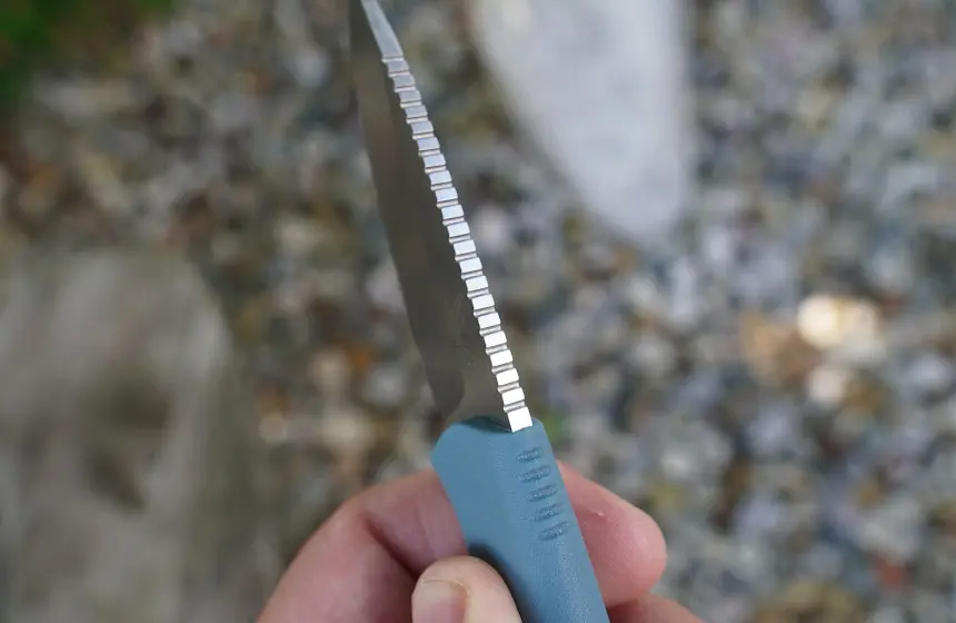 Close-up of Benchmade Intersect blade