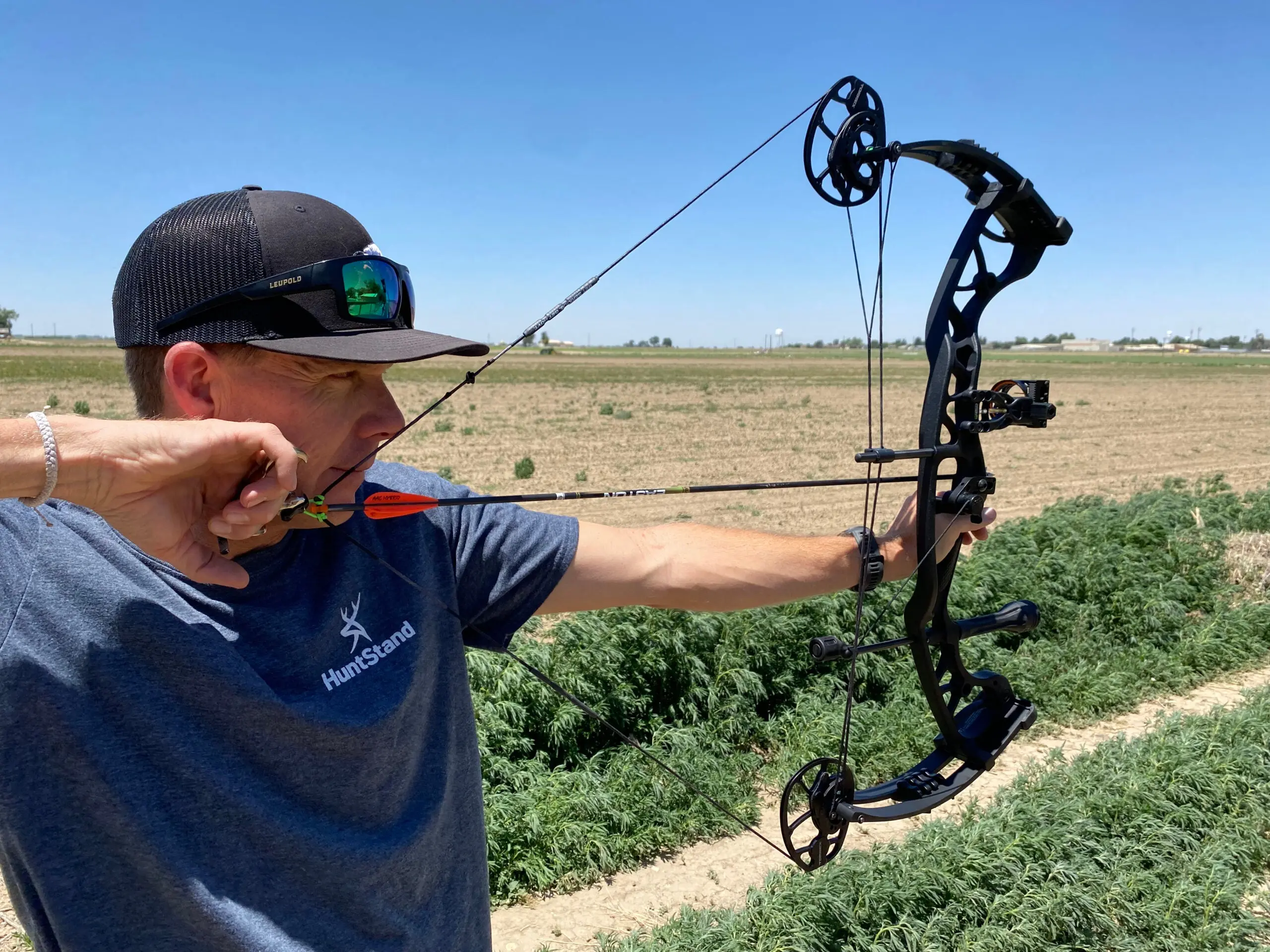 Photo of shooting Hoyt Torrex compound bow