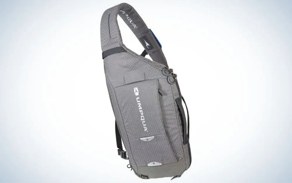 Umpqua Switch 600 ZS is the best fly fishing sling pack for left handers.