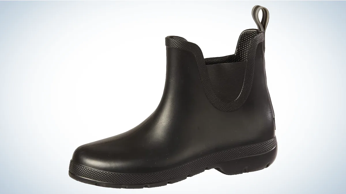 Totes Everywear Chelsea Rain Boot on gray and white background