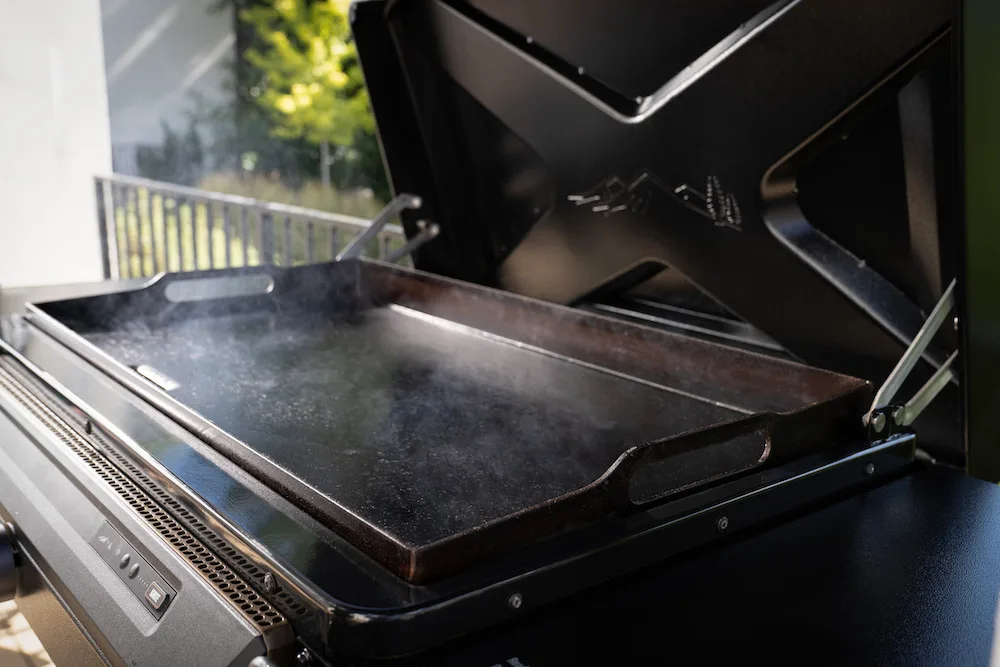 Close-up of Traeger Flatrock Cooking Surface