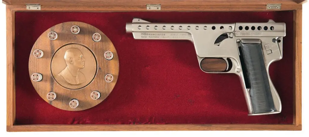 Bizarre guns: An MBA Gyroget handgun