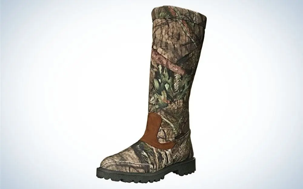 Rocky Menâs 16 Inch Snake Hunting Boots are the best for the money.