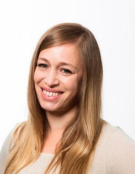 Nadia Pecoraro hat einen Master in Exercise and Health Science und arbeitet seit vielen Jahren im Bereich Gesundheitsförderung und Prävention des Kantons Basel-Stadt. Dort leitet sie das Programm „Gesundheitskompetenz und Chancengleichheit“. Ihr Fokus liegt darauf, Informationslücken zu schliessen und Unterstützungsangebote besser zu vernetzen. Mit der Zusammenarbeit mit Schlüsselpersonen will sie sicherstellen, dass Angebote die Menschen erreichen, die sie am meisten benötigen.