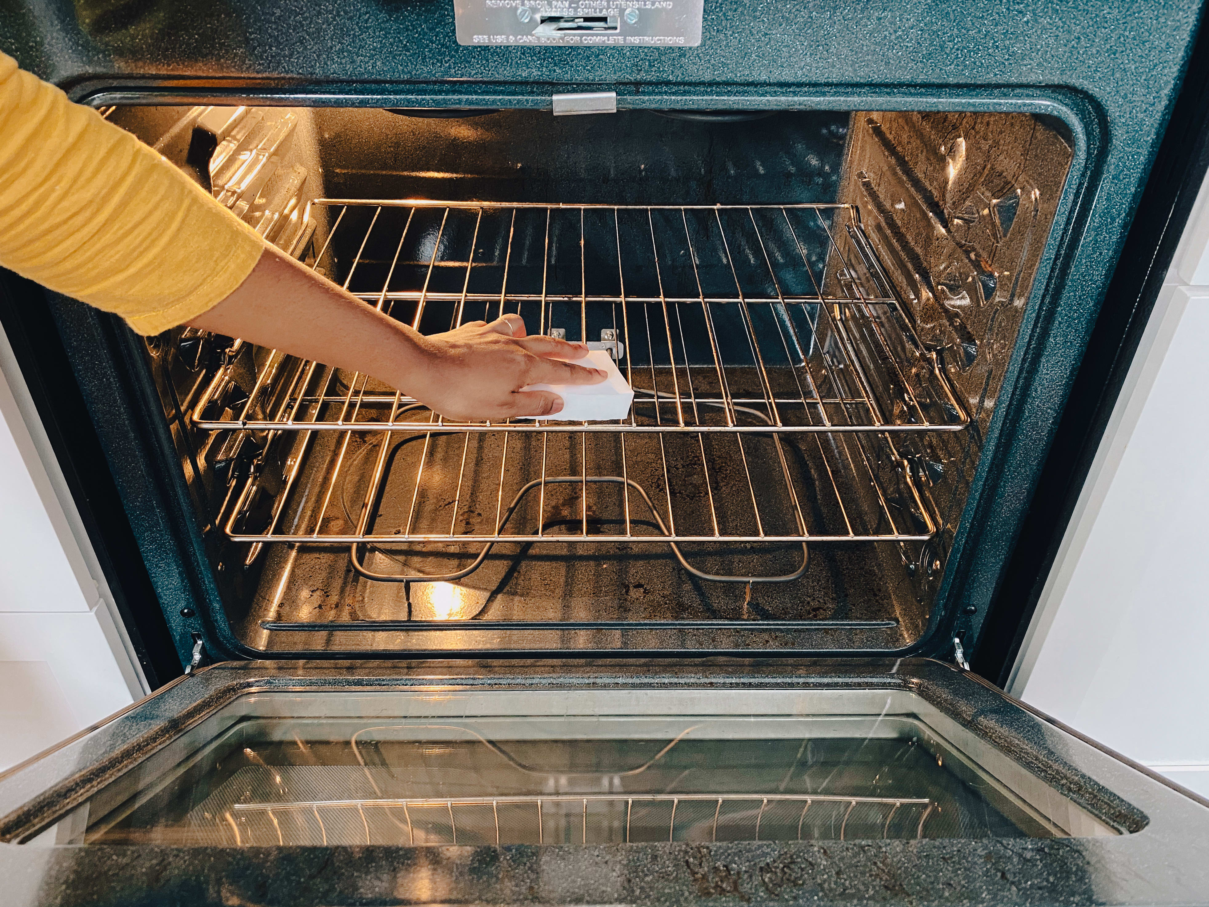 How To Clean Oven Trays