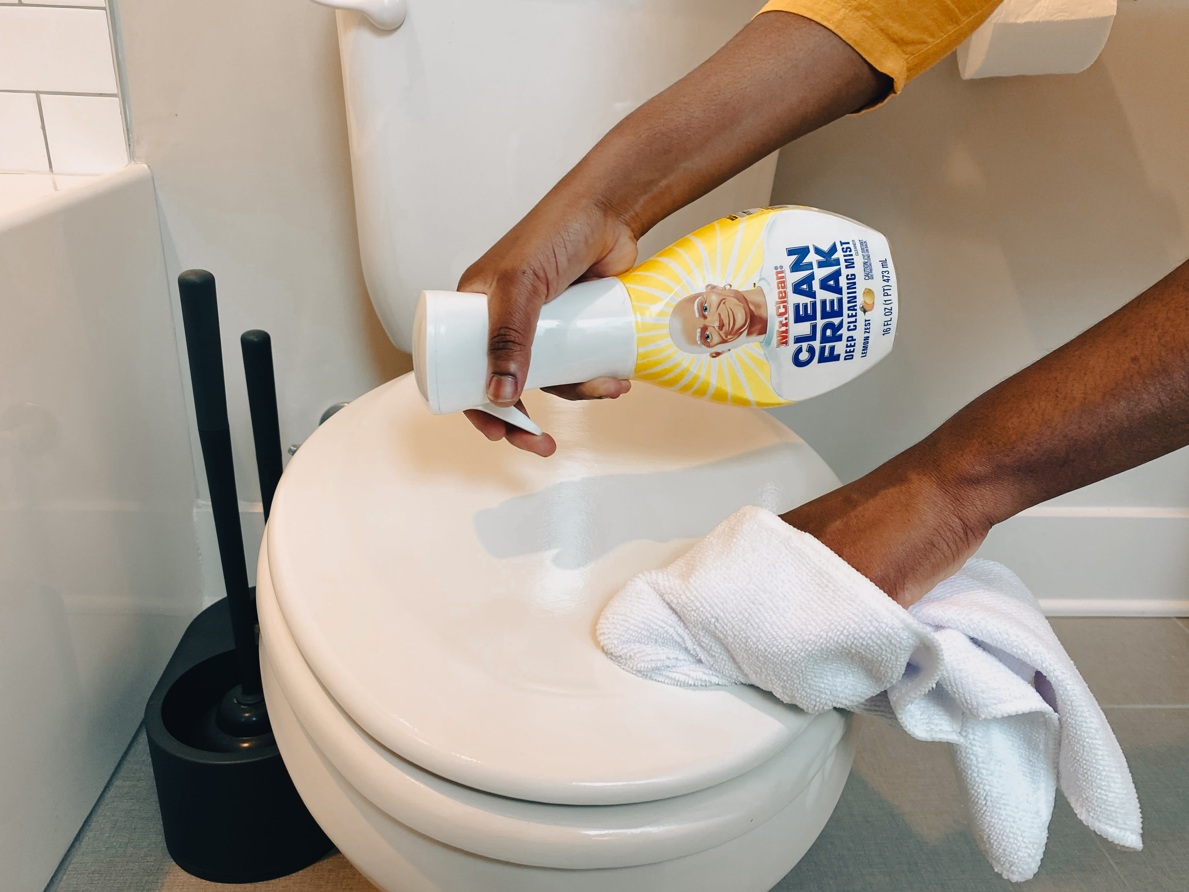 How To Clean And Disinfect A Toilet In 6 Easy Steps