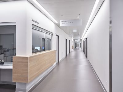 Un hospital general con control de acceso inalámbrico a medida