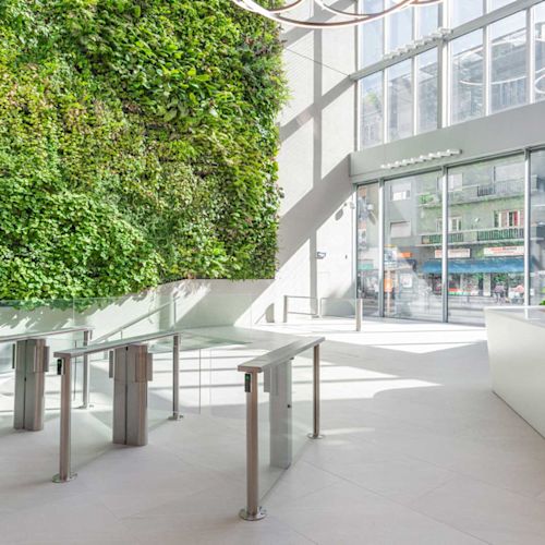 Un système de contrôle d’accès moderne, sûr et convivial pour le siège de Prima Assicurazioni à Milan