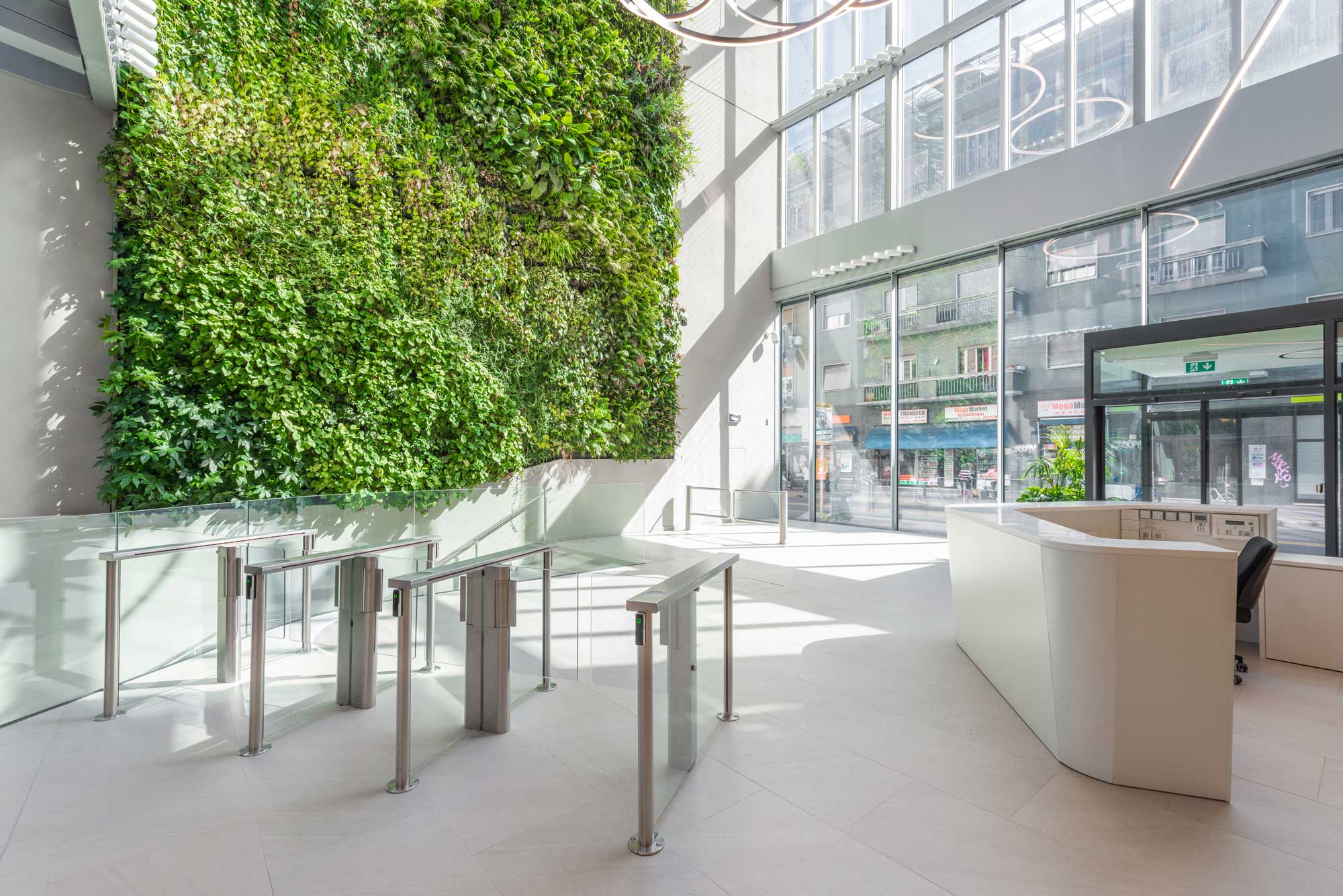 A secure and smart access control system for Prima Assicurazioni in Milan