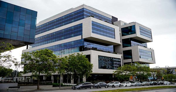 El control de acceso seguro refuerza la visión sostenible del edificio.