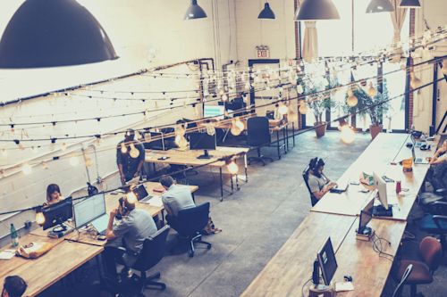 Blog_FeaturedImage_how-to-design-the-post-pandemic-office-for-hybrid-workers.png