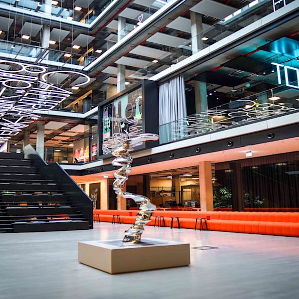 House of Communication : ouverte mais parfaitement sécurisée.