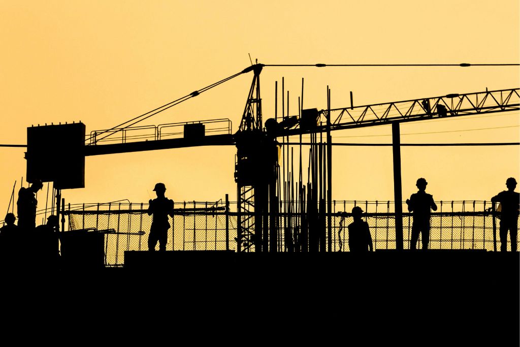 Blog_FeaturedImage_smart-safety-first-part-2-iot-and-wearables-at-connected-construction-sites.png