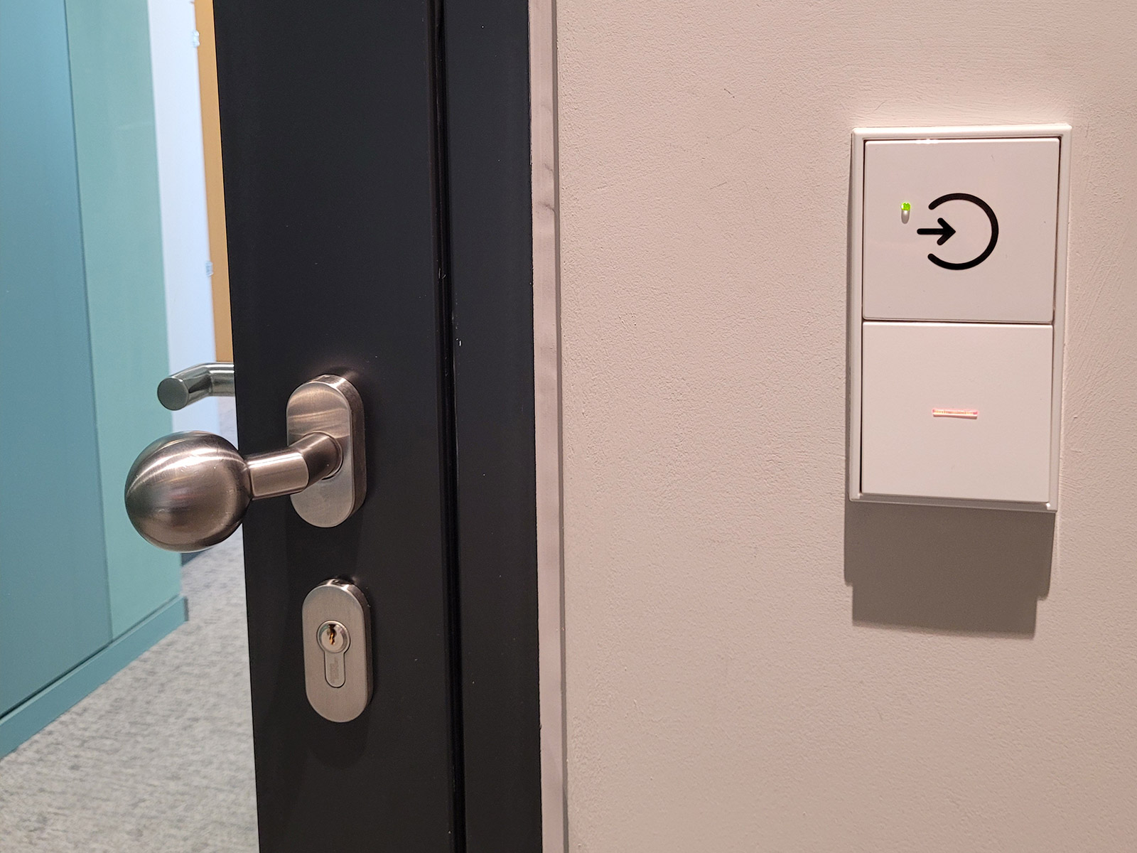 pic DIN-Haus Berlin Zylinder-und-Terminal 5