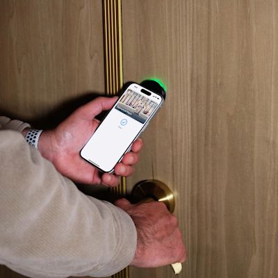 RoomDoor