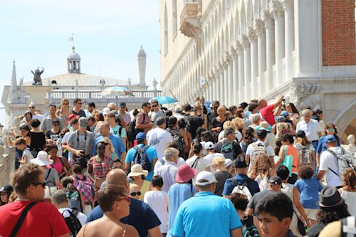 Blog_FeaturedImage_how-these-5-cities-managed-overtourism.png
