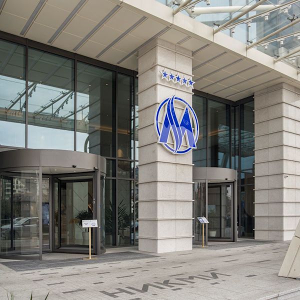 Tailor-made entrance systems for a state-of-the-art hotel