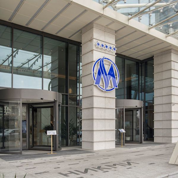 Tailor-made entrance systems for a state-of-the-art hotel