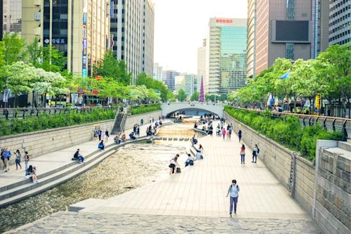 Cheonggyecheon: How a Reclaimed River Brought Life to Seoul