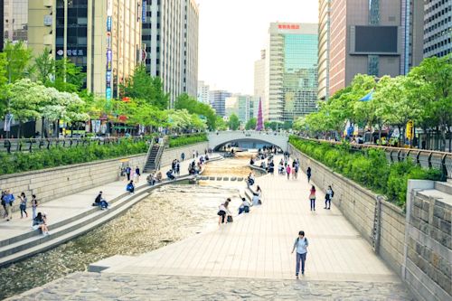 Cheonggyecheon: How a Reclaimed River Brought Life to Seoul