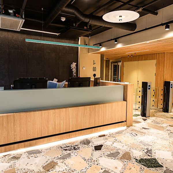 The historical building had a need for a new access control system and increased security inside the building.