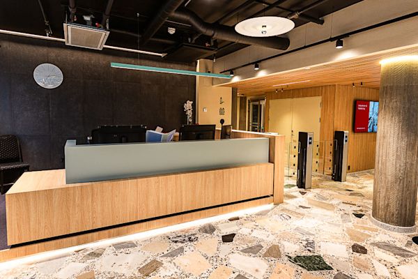 The historical building had a need for a new access control system and increased security inside the building.