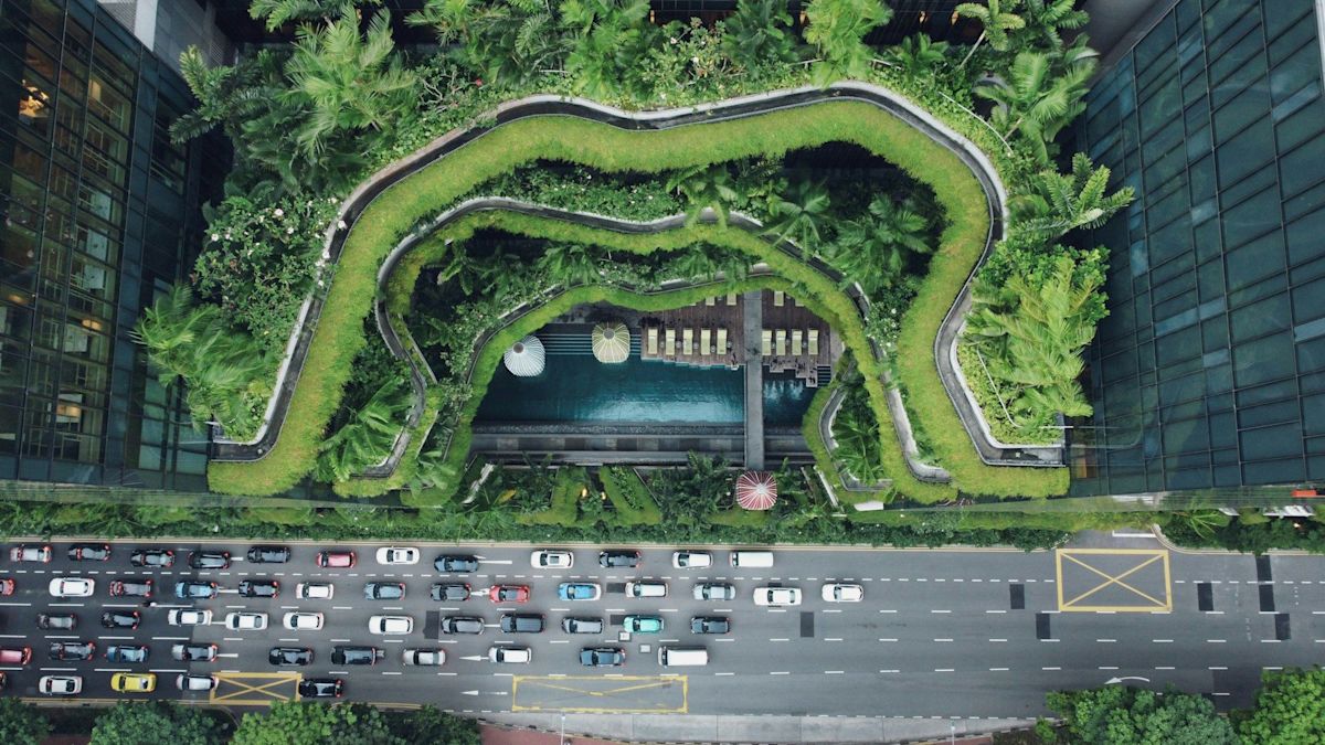 Blog_FeaturedImage_from-industrial-to-green-revolution-5-trends-in-modern-environmental-architecture.jpg