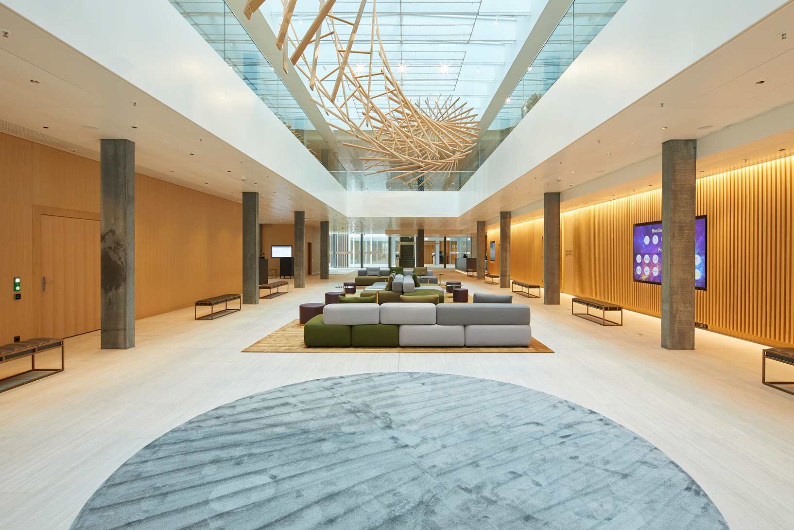 Reference TheCircle 05