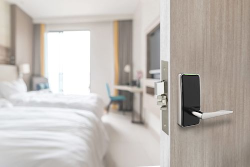 SAFFIRE_Guestroom-scaled.jpg