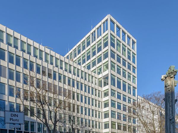 Up-to-date, seamless security – access control from a single source