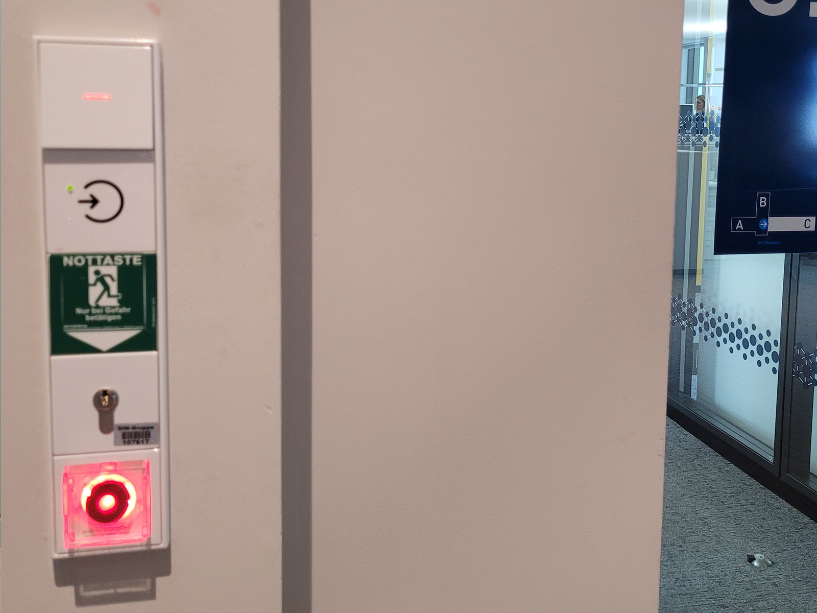 pic DIN-Haus Berlin Fluchttür-Terminal 6