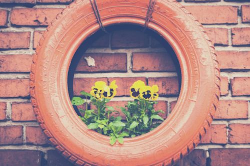 Blog_FeaturedImage_from-trash-to-treasure-4-facades-from-recycled-materials.png